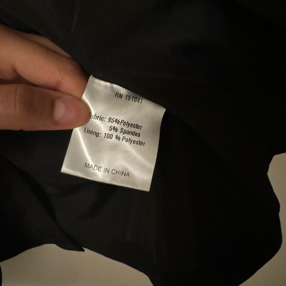 Few Moda Caara Larsen Oversized Blazer in Black - Picture 4 of 4